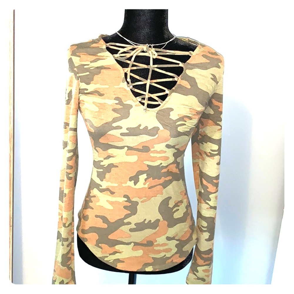 REVAMPED Camouflage women’s shirt size small*New*